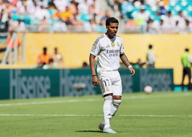 皇马关键一役惨遭绝杀，球迷难掩失望，出现拥有.