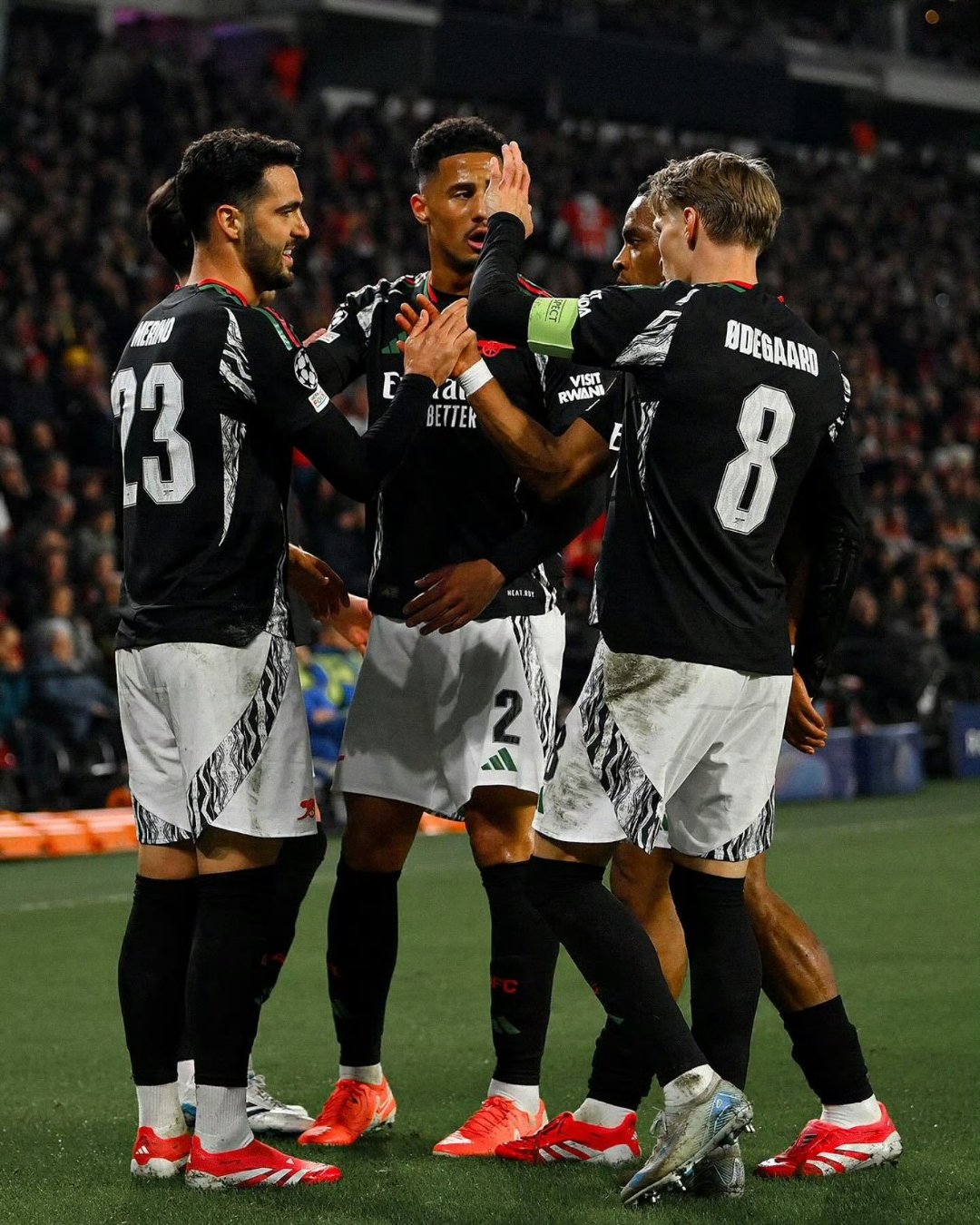 开云棋牌-包含阿森纳训练开放日，赛前门线救险引欢呼，法国杯在即，更衣室氛围转暖的词条-开云棋牌